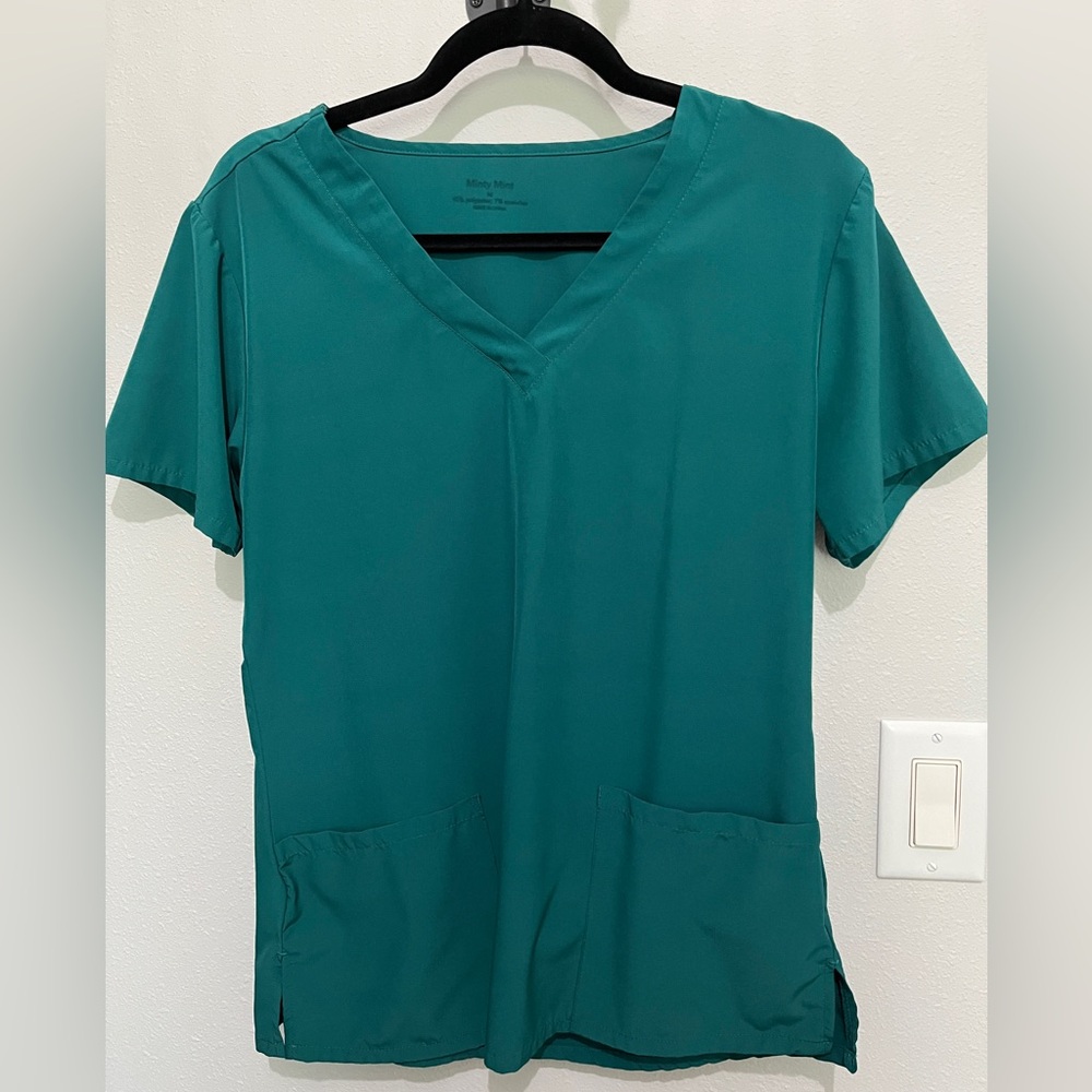 Women’s Minty Mint V Neck Stretch Scrub Top